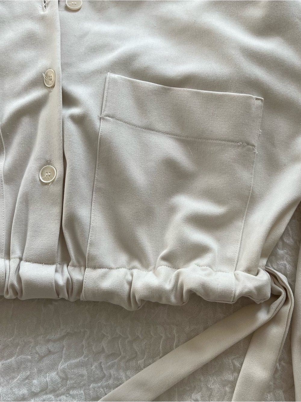 Zara Cropped Drawstring Button-Up Shirt - Light Beige Size XS - Picture 3 of 5